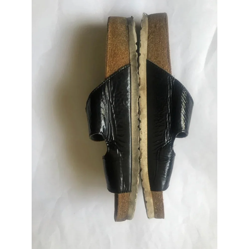 Naot Women’s slide sandals size 40 double strap